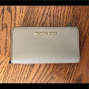 Michael Kors wallet/phone holder